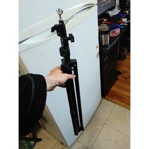 Light Stand - 9' Foot Generic Professional Style